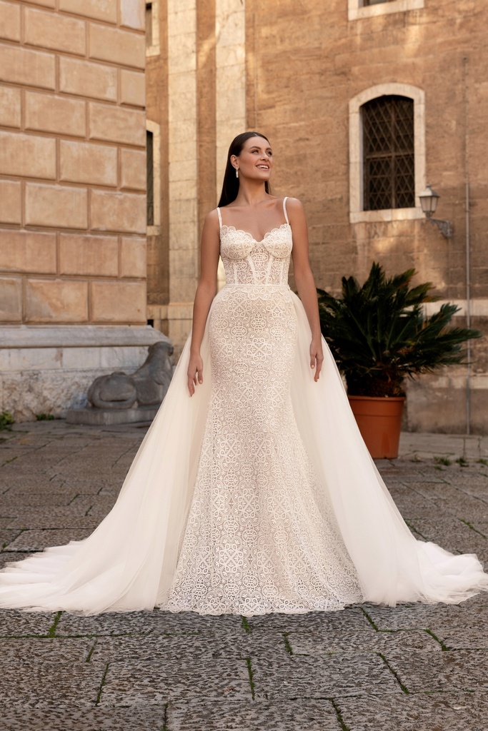 8047 Detachable tulle skirt