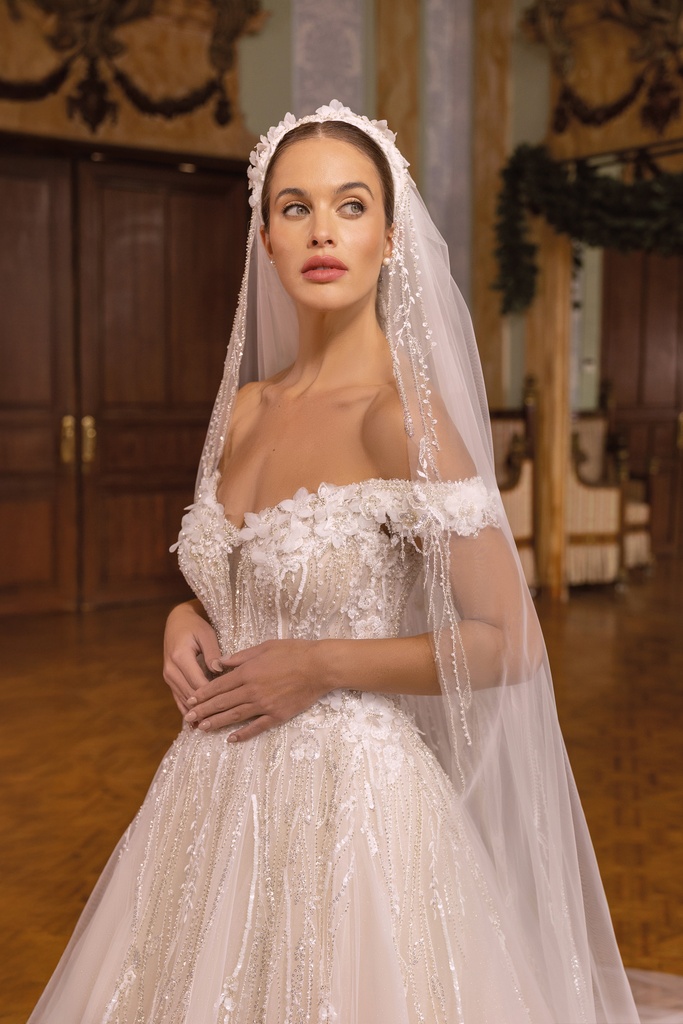 V88 veil with hoop