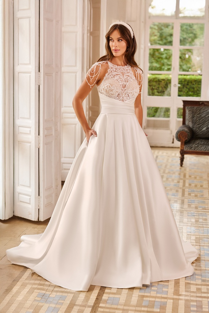 8082 Overskirt ivory
